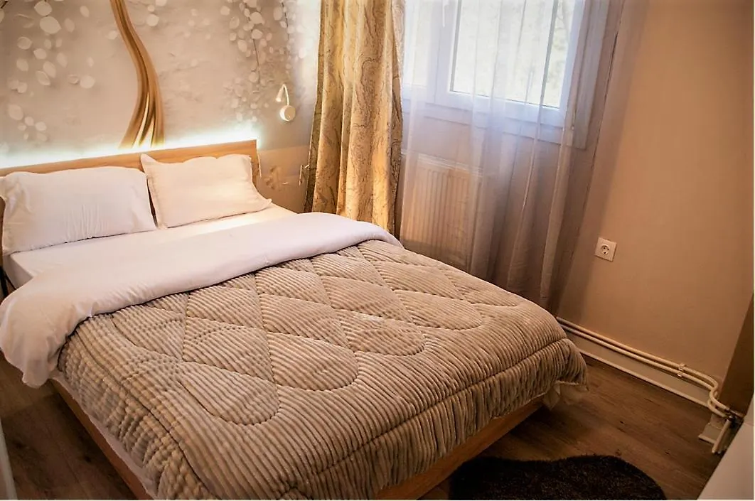 Jukebox Suite 2 Bedrooms - Big Balcony Thessaloniki Apartment